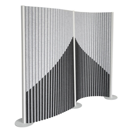Grå skärmvägg Flexmiut Wave med plisserat tyg och geometriskt mönster från hjh OFFICE