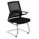 Svart Fjädrande stol INVENTOR V med nätryggstöd, armstöd och kromad medförstöd från hjh OFFICE