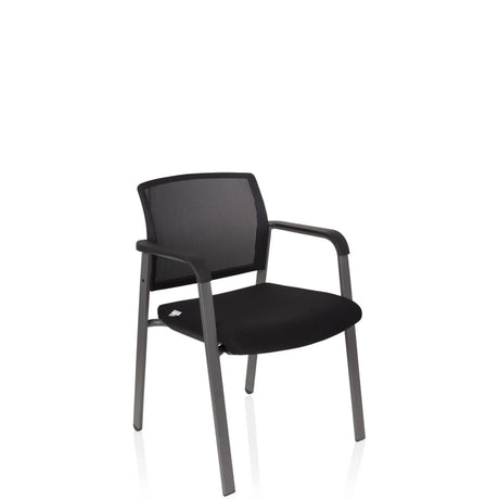 Svart fyrbent stol MEET med nätryggstöd och armstöd från hjh OFFICE