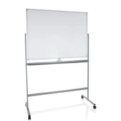 Whiteboard MULTIBOARD I med vit skrivyta och silverfärgat stativ på hjul från hjh OFFICE