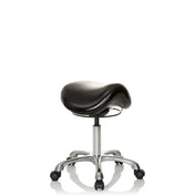 Svart Sadelpall ORTHO SIT med vadderad sits och kromad stjärnfot med hjul från hjh OFFICE