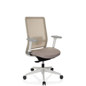 Professionell kontorsstol PURE WHITE i beige med nätryggstöd och vitt underrede från hjh OFFICE