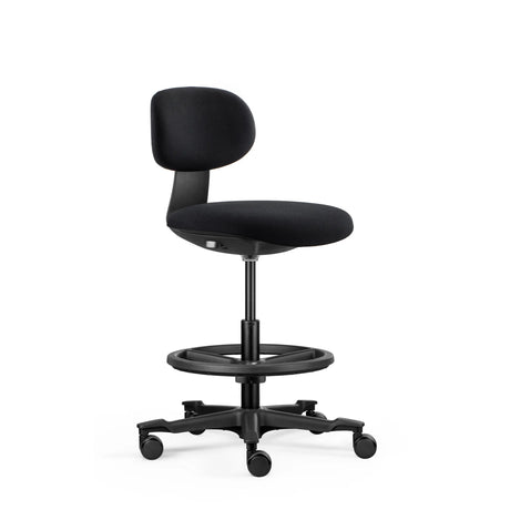 Svart Arbetsstol WORK MF2 med vadderad sits, fotring och hjul från hjh OFFICE